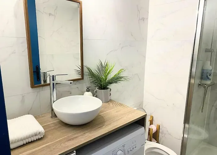 Charming Close To Tram A Palais De Justice Apartment